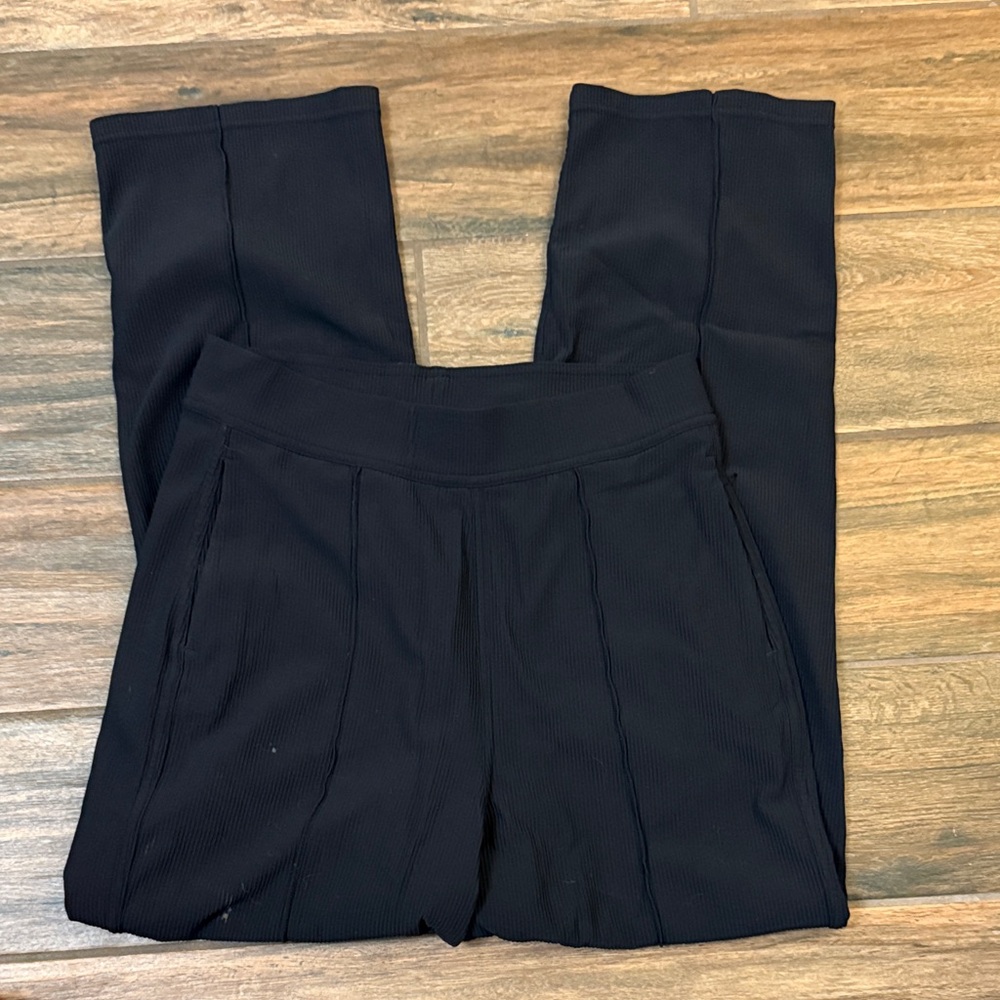 **lululemon athletica Black Straight Leg Women's Pants**